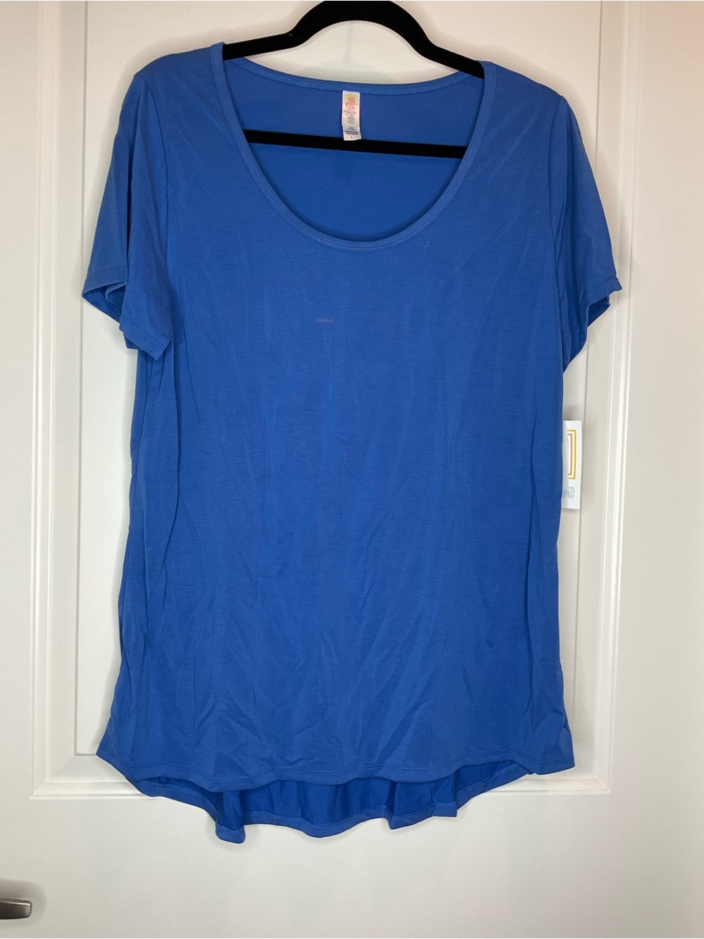 LuLaRoe Classic Scoop Neck Short Sleeve Tee in Blue L